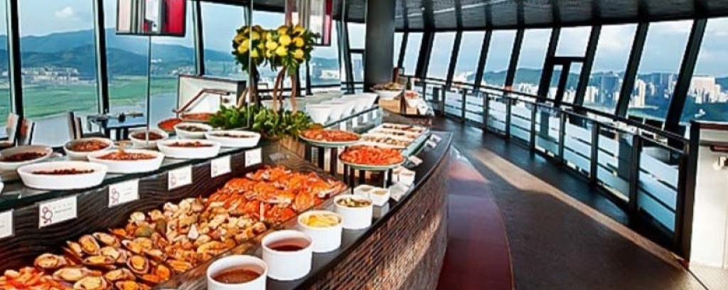 澳門旅遊塔360°旋轉餐廳